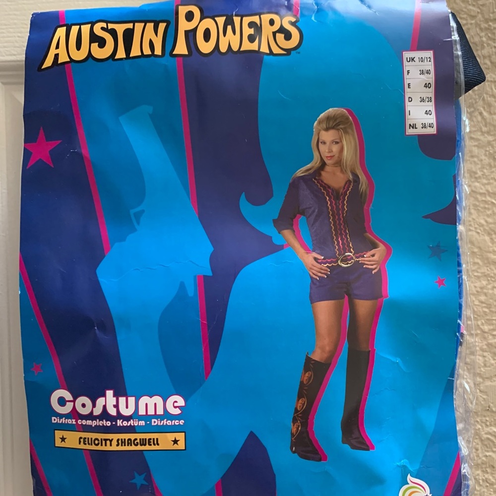 Halloween Costume Felicity Shagwell Austin Powers